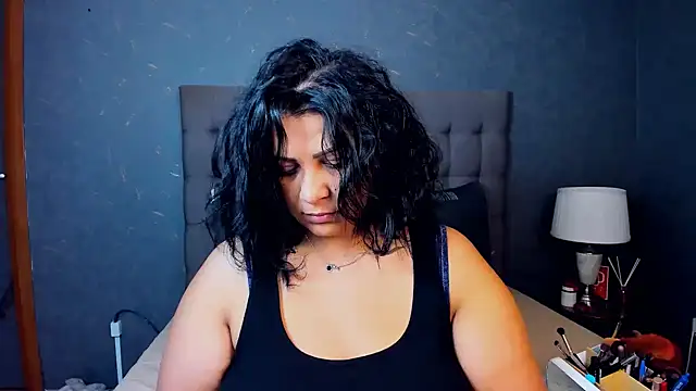 AmyCubes online show from 10-20-25, 04:02