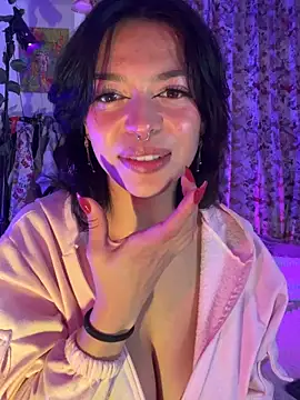 Kitty arts online show from 04-25-26, 01:19