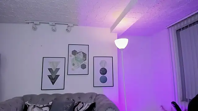 kendaall jenner  online show from 01-29-25, 08:18