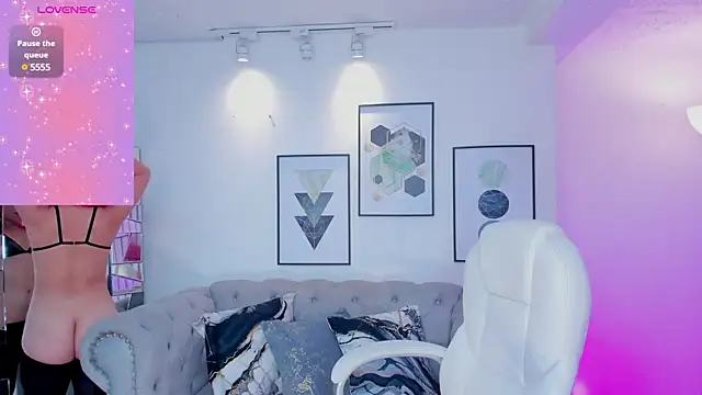 kendaall jenner  online show from 03-16-25, 05:25