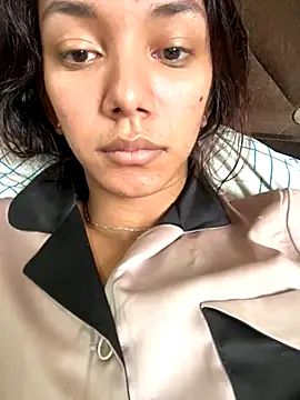 Snapshot of Nikol_Rang__ chatting on 10-31-25, 02:18 Nikol Rang online show from 10-31-25, 02:18