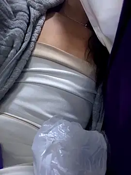 Snapshot of Nikol_Rang__ chatting on 11-11-25, 07:14 Nikol Rang online show from 11-11-25, 07:14