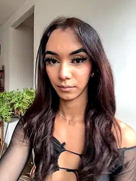 Snapshot of Nikol_Rang__ chatting on 11-14-25, 06:06 Nikol Rang online show from 11-14-25, 06:06