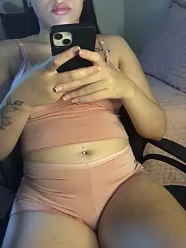 Snapshot of La_Milli chatting on 02-16-26, 12:12 La Milli online show from 02-16-26, 12:12