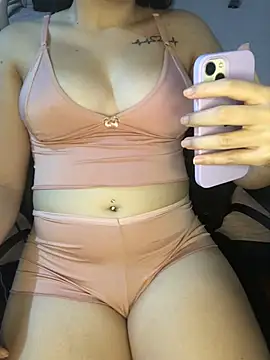 Snapshot of La_Milli chatting on 03-05-26, 11:50 La Milli online show from 03-05-26, 11:50