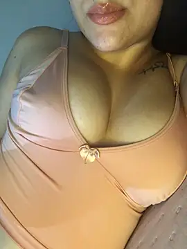 Snapshot of La_Milli chatting on 03-05-26, 11:56 La Milli online show from 03-05-26, 11:56