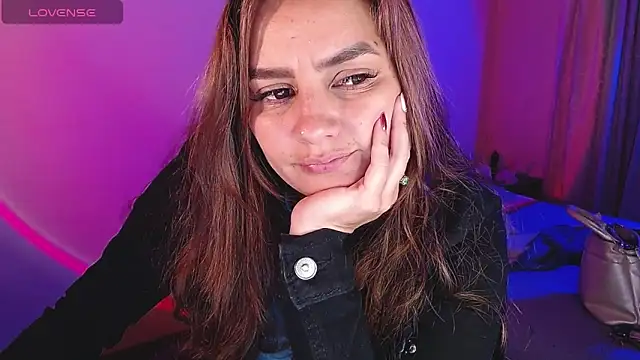 Snapshot of Lu_perez chatting on 12-06-24, 12:56 Lu perez online show from 12-06-24, 12:56