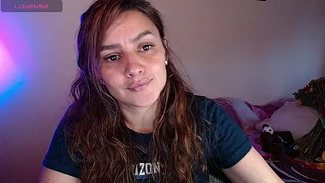 Snapshot of Lu_perez chatting on 12-17-24, 10:32 Lu perez online show from 12-17-24, 10:32