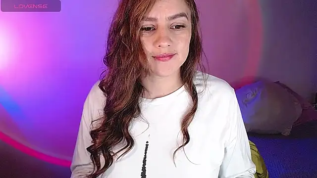 Snapshot of Lu_perez chatting on 12-18-24, 04:28 Lu perez online show from 12-18-24, 04:28