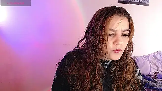 Snapshot of Lu_perez chatting on 01-08-25, 02:03 Lu perez online show from 01-08-25, 02:03