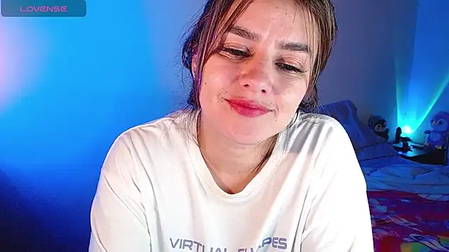 Snapshot of Lu_perez chatting on 01-16-25, 10:42 Lu perez online show from 01-16-25, 10:42