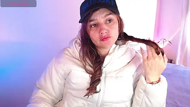 Snapshot of Lu_perez chatting on 01-18-25, 01:51 Lu perez online show from 01-18-25, 01:51