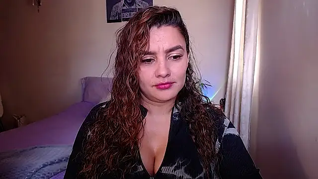 Snapshot of Lu_perez chatting on 01-24-25, 08:00 Lu perez online show from 01-24-25, 08:00