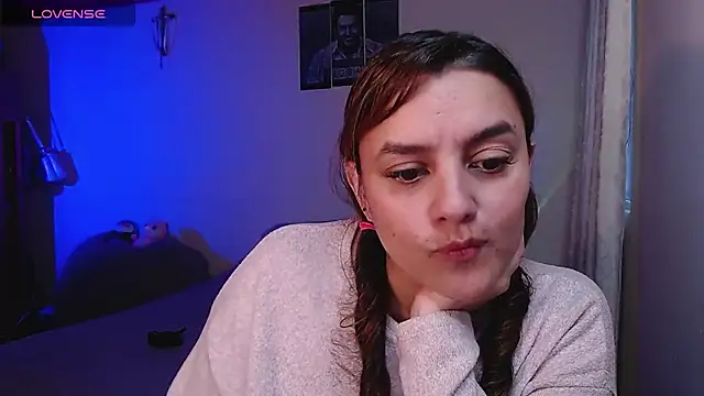 Snapshot of Lu_perez chatting on 02-10-25, 11:13 Lu perez online show from 02-10-25, 11:13
