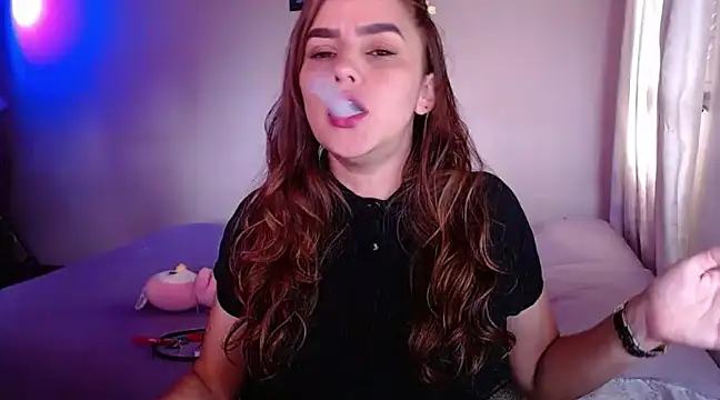 Snapshot of Lu_perez chatting on 02-21-25, 06:48 Lu perez online show from 02-21-25, 06:48