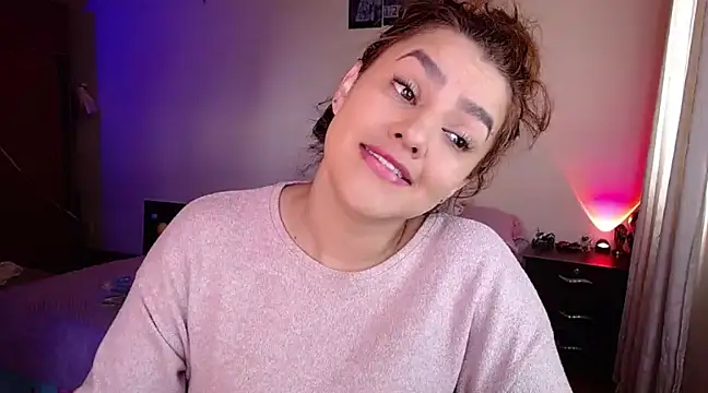 Snapshot of Lu_perez chatting on 02-24-25, 02:15 Lu perez online show from 02-24-25, 02:15