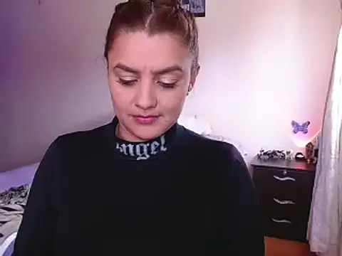 Snapshot of Lu_perez chatting on 02-26-25, 06:32 Lu perez online show from 02-26-25, 06:32