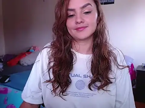 Snapshot of Lu_perez chatting on 03-08-25, 08:14 Lu perez online show from 03-08-25, 08:14