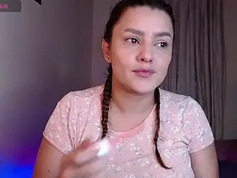 Snapshot of Lu_perez chatting on 03-22-25, 02:37 Lu perez online show from 03-22-25, 02:37