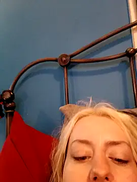 SkarlettRose96 online show from 11-19-25, 01:44