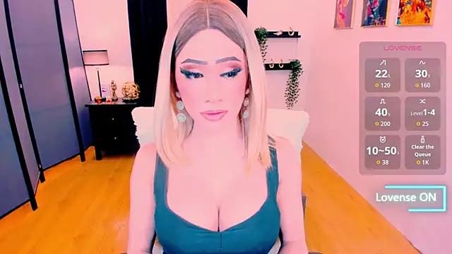 Snapshot of TwittyGirL9inch_exotic chatting on 09-28-25, 01:00 TwittyGirL9inch exotic online show from 09-28-25, 01:00