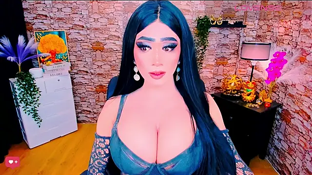 Snapshot of TwittyGirL9inch_exotic chatting on 03-08-26, 03:43 TwittyGirL9inch exotic online show from 03-08-26, 03:43