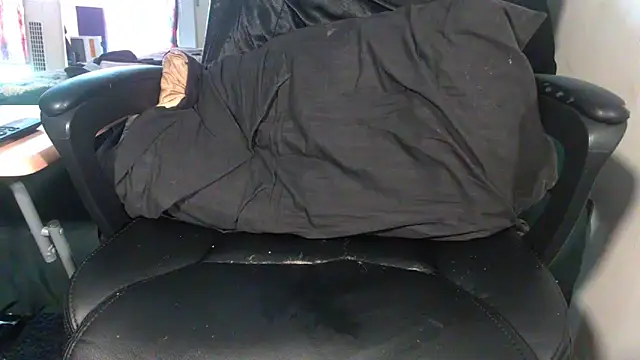 Snapshot of RickStone51 chatting on 09-29-25, 06:02 RickStone51 online show from 09-29-25, 06:02