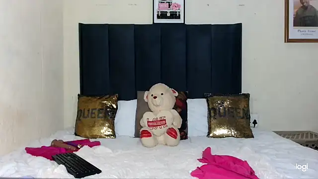 quenliyasa online show from 09-28-25, 09:42