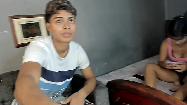 Snapshot of dafnezahiraa_ chatting on 12-27-24, 11:42 dafnezahiraa online show from 12-27-24, 11:42