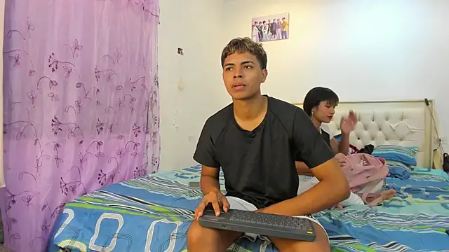 Snapshot of dafnezahiraa_ chatting on 03-19-25, 03:41 dafnezahiraa online show from 03-19-25, 03:41