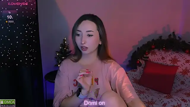 Snapshot of wow_susan chatting on 12-17-24, 05:07 wow susan online show from 12-17-24, 05:07