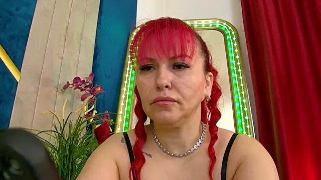 Foxxxy MILF online show from 03-25-26, 04:51