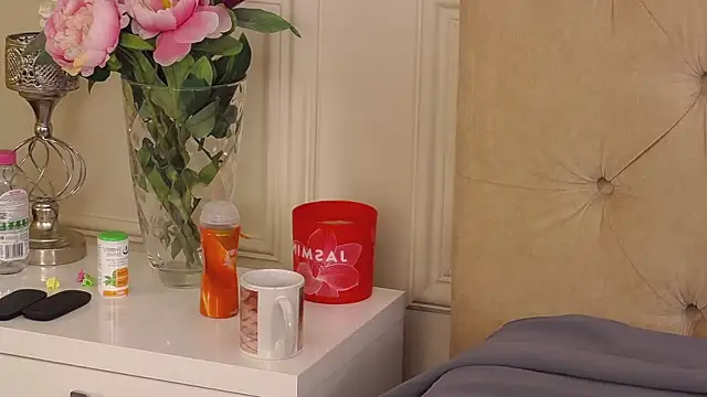 SarahLynz online show from 03-07-25, 04:11