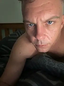aus guy93 online show from 05-09-26, 05:29