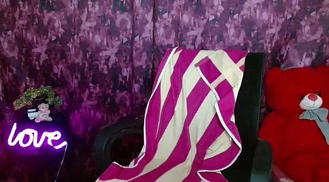 Naughty Ayesha1 online show from 01-18-25, 03:49