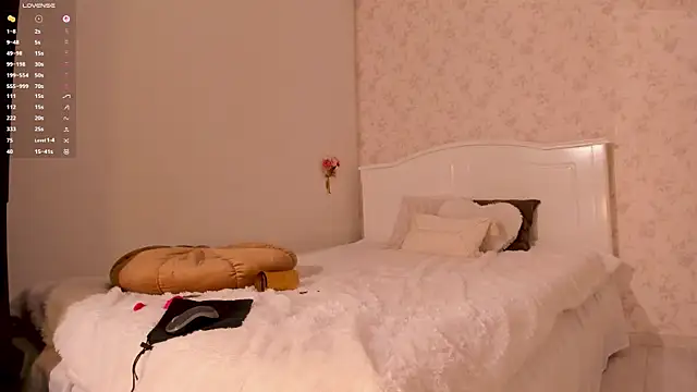 Snapshot of Allena_moan chatting on 05-13-26, 12:35 Allena moan online show from 05-13-26, 12:35