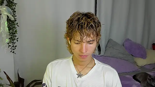 santy-kitty online show from 10-04-25, 02:31