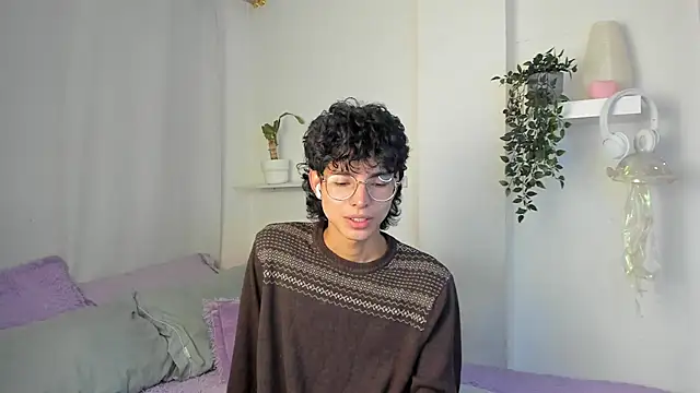 Snapshot of santy-kitty chatting on 02-17-26, 12:40 santy-kitty online show from 02-17-26, 12:40