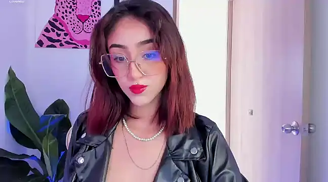 Snapshot of MelodieRoy chatting on 02-05-25, 05:09 MelodieRoy online show from 02-05-25, 05:09