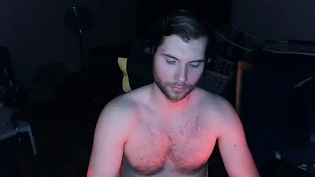 Snapshot of Ironman220 chatting on 03-12-26, 06:47 Ironman220 online show from 03-12-26, 06:47