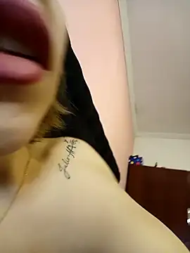 couple2000 online show from 02-26-25, 06:43