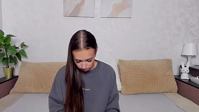 ChloeTeles  online show from 03-03-25, 08:27