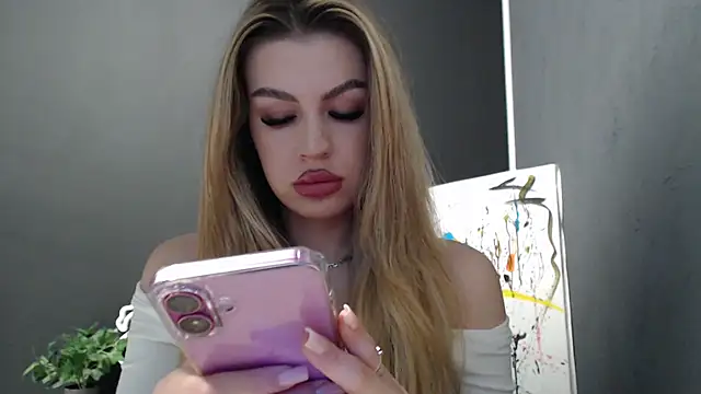 Snapshot of Your_Jessy chatting on 10-05-25, 01:09 Your Jessy online show from 10-05-25, 01:09