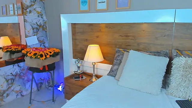 EmaBakker online show from 03-19-25, 03:40