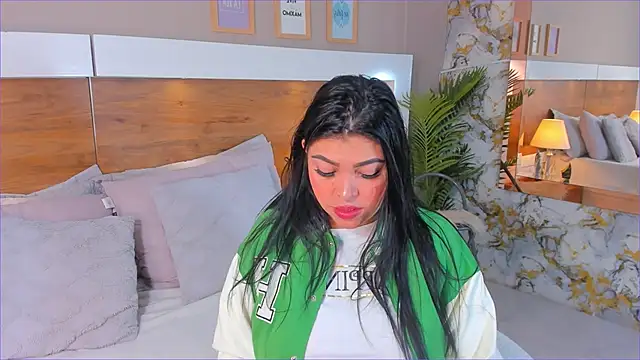 EmaBakker online show from 11-30-25, 11:47