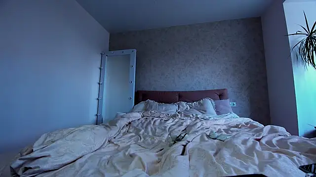 Snapshot of AddictedSabi chatting on 11-14-25, 08:24 AddictedSabi online show from 11-14-25, 08:24