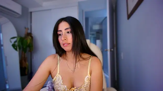 auroracaruso11 online show from 10-23-25, 08:40