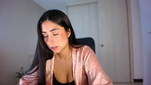Snapshot of auroracaruso11 chatting on 06-12-26, 08:08 auroracaruso11 online show from 06-12-26, 08:08