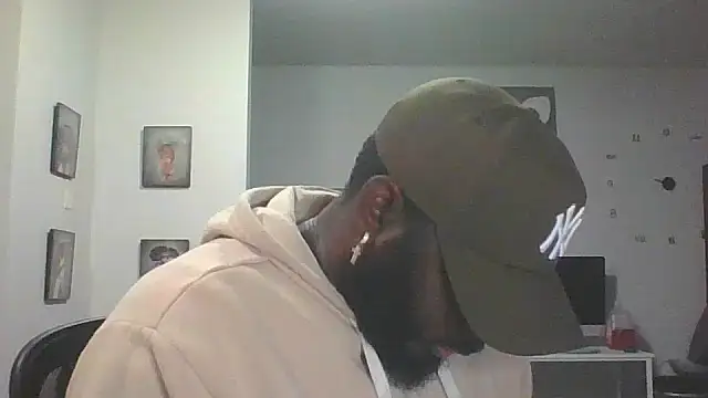 Snapshot of Stayinalive1992 chatting on 11-07-25, 02:33 Stayinalive1992 online show from 11-07-25, 02:33