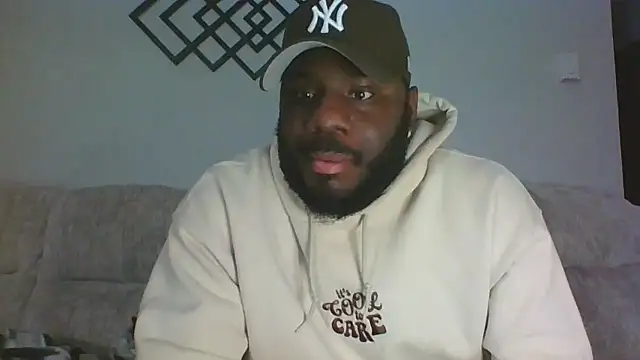 Snapshot of Stayinalive1992 chatting on 01-09-26, 04:37 Stayinalive1992 online show from 01-09-26, 04:37